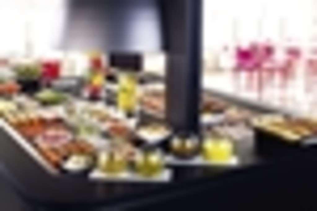Campanile Moulins Avermes Restaurant photo
